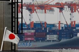 3月貿易収支は6670億円の黒字＝財務省