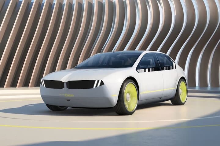 ボディ全体にフルカラーのeインクを搭載、フロントガラスは全面にヘッドアップディスプレイ 　BMW