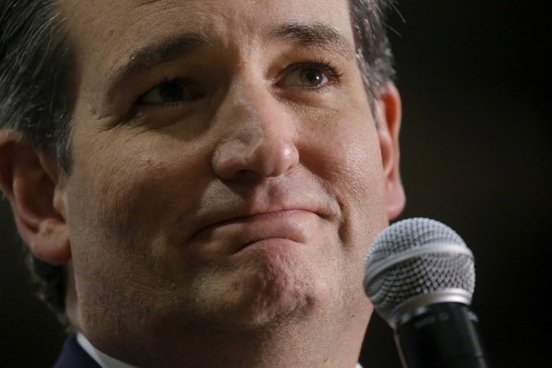 ４月１７日、米大統領選で共和党候補指名を目指すテッド・クルーズ上院議員(写真）の陣営担当者が、ライバルのドナルド・トランプ氏の陣営は候補者選出過程が自分に不利に作り替え、「非民主的な途上国のようなアプローチ」を取っていると批判した。写真はニューヨークで１５日撮影（２０１６年　ロイター／Carlo Allegri）