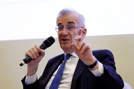 　５月１６日、欧州中央銀行（ＥＣＢ）理事会メンバーのビルロワドガロー仏中銀総裁は、経済と市場のボラティリティーについて、貿易戦争を反映したものであり、通貨戦争を反映したものではないと述べた。写真はパリで４月撮影（２０２５年　ロイター/Abdul Saboor）