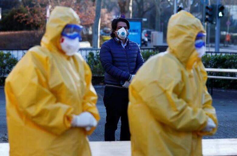 写真はベルリンに設置された新型コロナウイルスの検査所。3月23日撮影（2020年　ロイター/Fabrizio Bensch）