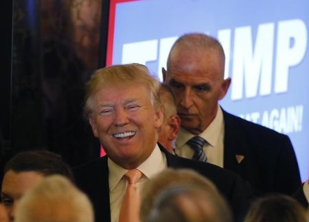 　３月１６日、米共和党の指名獲得に大きく前進した不動産王ドナルド・トランプ氏（写真）は、これまで大口献金などに頼らずほとんど自己資金で選挙活動を行ってきたが、いずれは本格的な資金調達が必要になるとみられている。１５日撮影（２０１６年　ロイター/Joe Skipper）