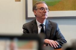 カナダ中銀、約3年ぶり利上げ　追加引き上げも示唆