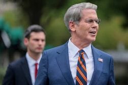 米財務長官、日本の通貨安定支援へ「必要なことは行う」