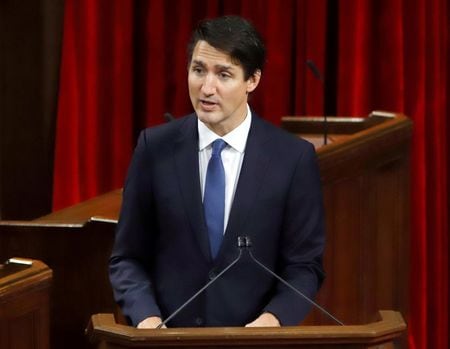 　カナダのトルドー首相は下院を解散し、９月２０日に総選挙に踏み切る計画だ。新型コロナウイルス対策の財政出動を巡り有権者の信を問う考えで、１５日に発表する見通し。７月、オタワで撮影（２０２１年　ロイター/Patrick Doyle）