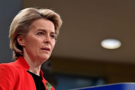 　３月１９日、欧州連合（ＥＵ）のフォンデアライエン欧州委員長は、ワクチンの輸出について、開示度と相互主義を高める必要があるとの認識を示した。ベルギー・ブリュッセルで１７日、代表撮影（２０２１年　ロイター）
