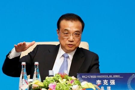 　１２月１６日、中国の李克強首相（写真）は、香港の林鄭月娥（キャリー・ラム）行政長官と面会し、香港はまだジレンマから抜け出していないと述べた。写真は北京で１１月撮影（２０１９年　ロイター／Florence Lo）