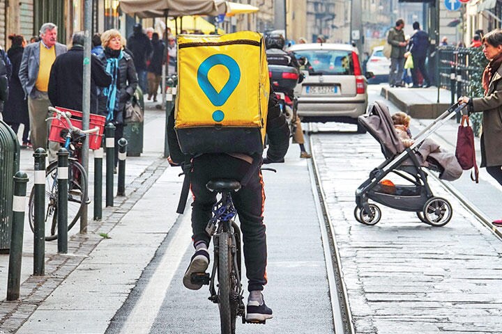 ギグワーカーは仕事をすぐに得られるが収入や待遇に問題　MIKE DOTTA/SHUTTERSTOCK