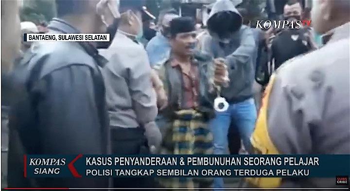 妹の“名誉殺人”の容疑で拘束された容疑者。KOMPASTV / YouTube