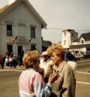 アンジェラ・ランズベリー主演の『ジェシカおばさんの事件簿』のロケ地メンドシノは「聖地」となった。　KELLEY HOUSE MUSEUM