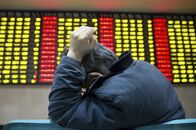 中国株式市場のＣＳＩ３００指数が7％下落、大引けまで取引停止続く