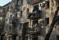 ロシアの夜間攻撃で2人死亡、ウクライナは無人機で工業地帯標的