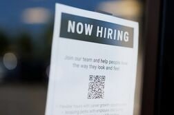 米新規失業保険申請、前週比6000件減の20.6万件　予想下回る