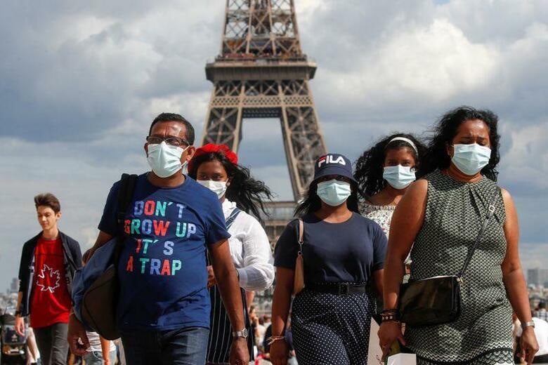 フランス科学委員会は4日、今年の秋か冬に新型コロナウイルスの感染第2波が国内を襲う可能性が非常に高いと発表した。フランスでは過去2週間で感染者が増加している。3日撮影(2020年　ロイター/GONZALO FUENTES)
