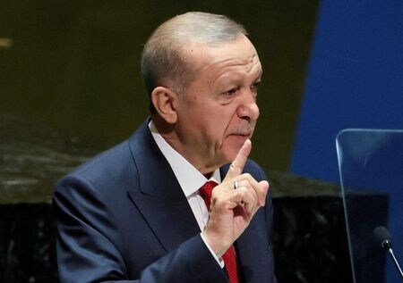 　１０月１１日、トルコのエルドアン大統領は、イスラム組織ハマスから大規模攻撃を受けたイスラエルがガザを封鎖、空爆していることについて、行き過ぎた報復で「虐殺」に当たると批判した。同時に、双方の仲介に改めて意欲を示した。写真は９月にニューヨークで開催された国連総会で撮影（２０２３年　ロイター／Brendan McDermid）