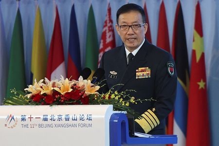 　９月１３日、中国の董軍国防相は１３日、主要国は世界の安全保障において主導的な役割を果たさなければならないとの見方を示した。北京で開かれた年次軍事外交フォーラムで撮影（２０２４年　ロイター／Florence Lo）