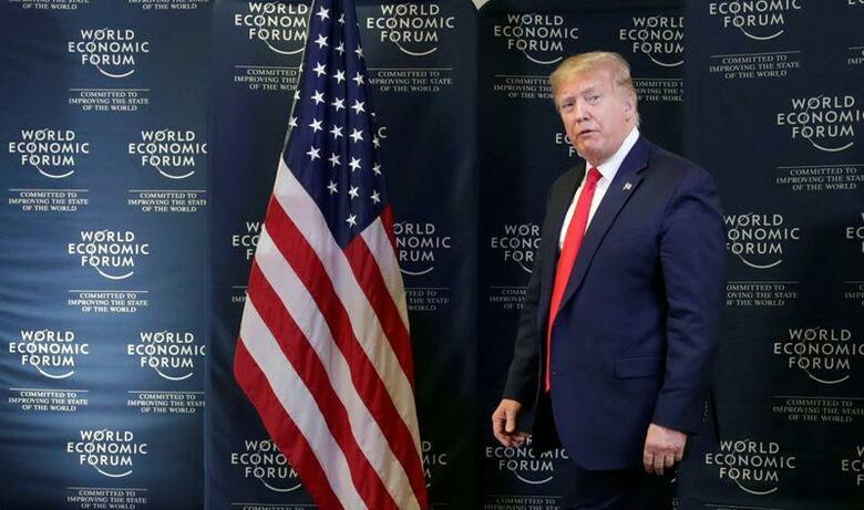 トランプ米大統領は22日、欧州連合（EU）と通商を巡る合意が得られなければ、米国はEUの自動車に高税率の関税を課すと表明した（2020年　ロイター/JONATHAN ERNST）