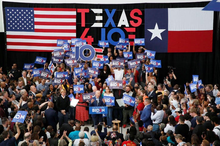 中道派の票をバイデンに一本化しようという流れが進んでいるが……　Elizabeth Frantz-REUTERS