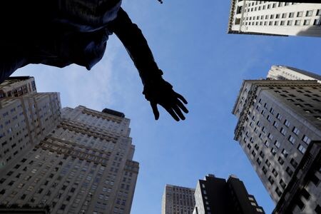 米国株式市場は、主要株価３指数が軒並み終値での最高値を更新した。ハイテク株が上昇し、２日目に突入した米連邦政府機関の一時閉鎖を巡る不確実性を打ち消した。２０２１年１月、ニューヨークで撮影（２０２５年　ロイター/Mike Segar）