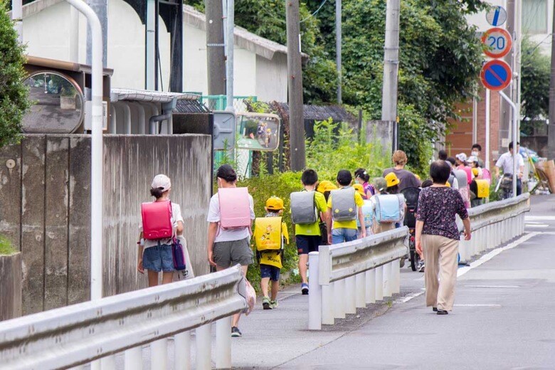 小学生が自分で歩いて登校する光景は北米ではほぼ見られなくなった　HAJIME KIMURA FOR NEWSWEEK JAPAN