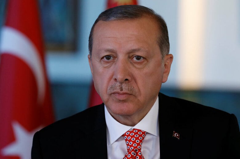 ４月２５日、トルコのエルドアン大統領（写真）は、ロイターの取材に応じ、トルコの欧州連合（ＥＵ）加盟交渉が長引いている背景にはイスラム教への嫌悪感があるとし、加盟を断念する用意もあると語った。写真は取材に際してアンカラで撮影（２０１７年　ロイター／Umit Bektas）