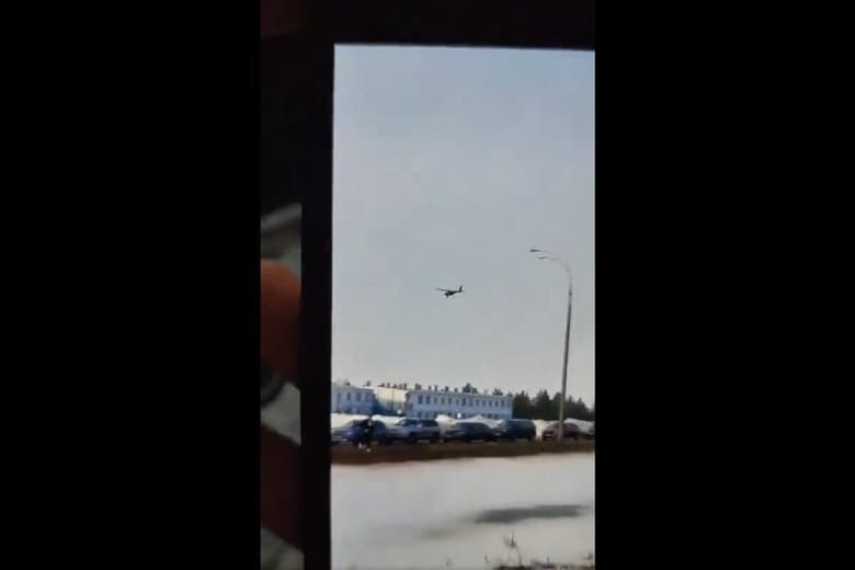 写真はエラブガの工場が過去に攻撃を受けた時のものとされる映像より　@raging545/X