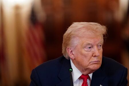 米税関当局は最高裁が違憲と判断した「トランプ関税」の払い戻しについて、４５日以内に還付を処理するシステムの準備に取り組むと明らかにした。３月６日撮影（２０２６年　ロイター／Nathan Howard）