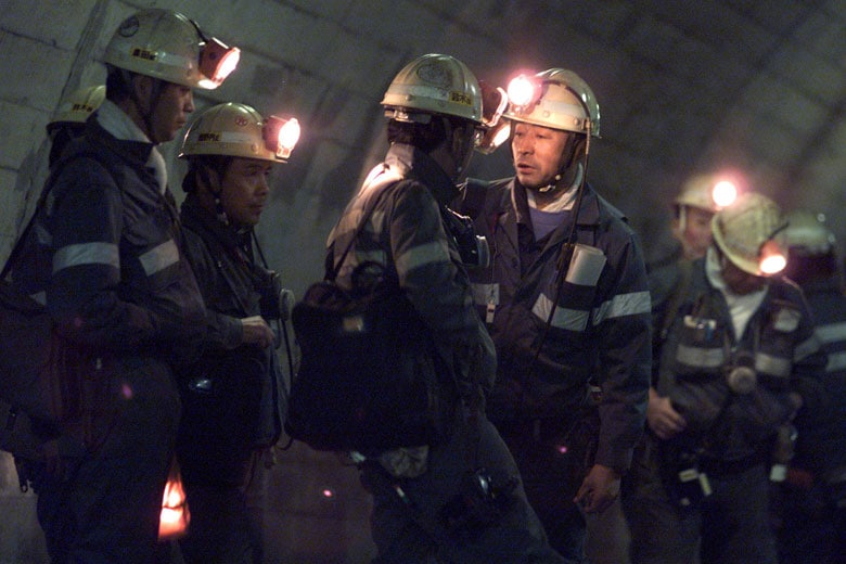 日本に残る最後の炭鉱、北海道釧路市の太平洋炭鉱（2001年撮影、現・釧路コールマイン）の鉱員たち　Kimimasa Mayama-REUTERS