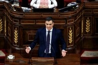 スペインのラホイ首相不信任案可決　サンチェス社会労働党書記長が首相に