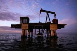 トランプ政権のベネズエラ原油合意、石油大手は投資に慎重＝関係筋