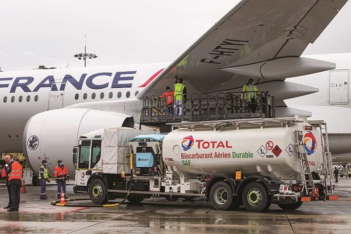 持続可能なフライトに成功したエアバスA350　NATHAN LAINEーBLOOMBERG／GETTY IMAGES