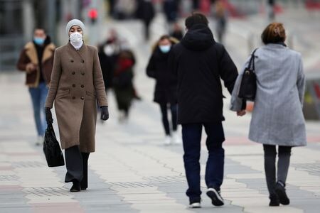 　Ｓ＆Ｐグローバルが２３日発表した１１月のフランス購買担当者景気指数（ＰＭＩ）速報値により、同国の民間部門経済が２０２１年２月以来初めて縮小したことが示された。新規受注の減少が響いた。パリ近郊で１月撮影（２０２２年　ロイター／Sarah Meyssonnier）