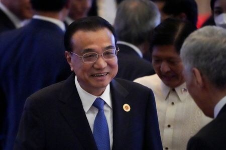 中国の李克強首相は３日、中国経済は持ち直しており、中国政府は回復の勢いを強化し拡大させるために取り組むと述べた。国営メディアが報じた。２０２２年１１月撮影（２０２３年　ロイター/Cindy Liu）