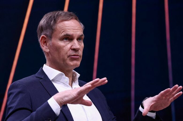 写真はフォルクスワーゲン（ＶＷ）のオリバー・ブルーメ最高経営責任者（ＣＥＯ）。2025年3月、ドイツのウォルフスブルクで撮影。 REUTERS/Liesa Johannssen