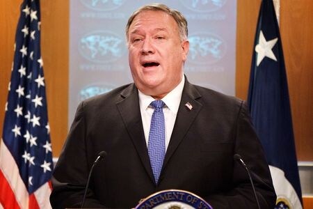 ポンペオ米国務長官が、台湾は「中国の一部でない」と発言したことを受け、中国外務省は１３日、自国の核心的利益を損なうような動きには対抗措置を取ると警告した。ポンペオ氏。１０日撮影（２０２０年　ロイター／Jacquelyn Martin）