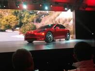 米テスラ「モデル3」開発加速に2200億円調達へ