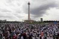 インドネシア大統領選､敗北認めぬ候補支持者が大規模デモ?　状況変化に日本大使館も対応後手に