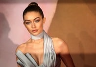 「もはや安全な場所ではない」セクシースーパーモデル、ジジ・ハディッドもツイッターを去る