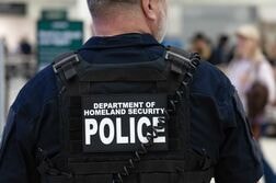 米国土安保省職員4万人超の情報、漏えいサイトが公開