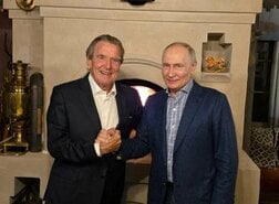 独メルツ氏、シュレーダー元首相に「憤り」　プーチン大統領の誕生会出席に