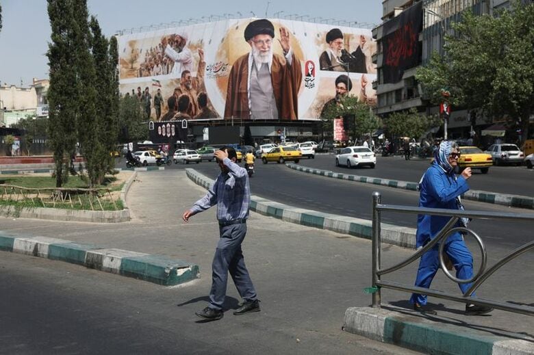 7月13日、イラン・テヘランの街並み。Majid Asgaripour/WANA (West Asia News Agency) via REUTERS