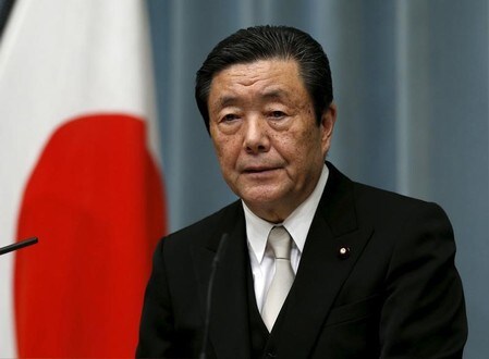 １１月２７日、自民党の森山裕国対委員長（写真）は２０１９年度補正予算について、政府側は、１０兆円規模で編成する方向で努力しているとの認識を示した。首相官邸で２０１５年１０月撮影（２０１９年　ロイター/Yuya Shino）
