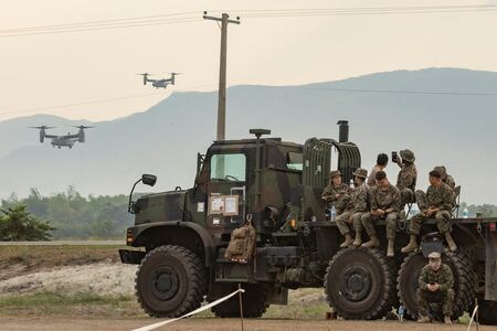 　４月２２日、フィリピン軍と米軍はフィリピンで年次合同軍事演習「バリカタン」を開始する。写真は昨年のバリカタン。フィリピンのサン・アントニオにある空軍基地で昨年４月撮影（２０２４　ロイター／Eloisa Lopez）