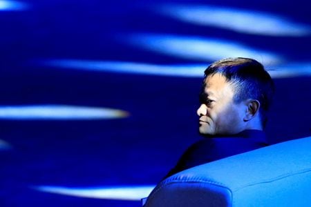 　東京大学は１日、中国電子商取引大手アリババ・グループ・ホールディング創業者の馬雲（ジャック・マー）氏を、同大学の研究組織「東京カレッジ」の客員教授として迎えると発表した。上海で２０１８年９月撮影（２０２３年　ロイター／Aly Song）