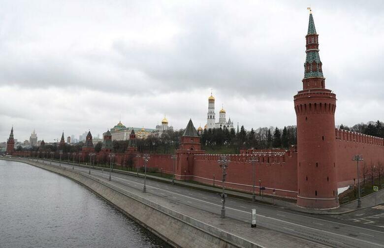 ロシアで新型コロナウイルスの新規感染者が6日連続で最多を更新する中、少なくとも14の地域が部分的なロックダウン（都市封鎖）に踏み切った。モスクワで撮影（2020年　ロイター／Evgenia Novozhenina）