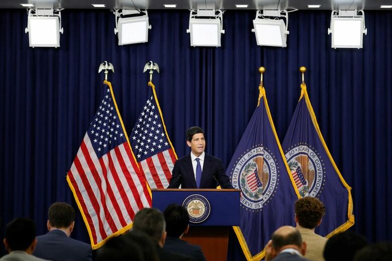 米連邦準備理事会（ＦＲＢ）のウォ​ーシュ議長。9月16日撮影。REUTERS/Evan Vucci