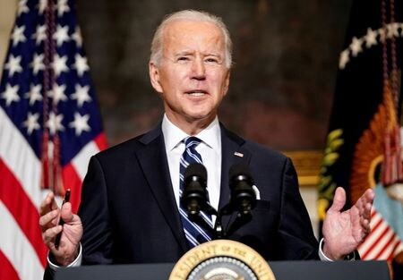 バイデン米大統領は２８日、２０２２会計年度（２１年１０月─２２年９月）の予算教書を議会に提出した。写真はバイデン大統領。１月２７日撮影（２０２１年　ロイター/Kevin Lamarque）
