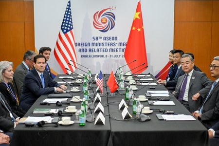 　７月１１日、ルビオ米国務長官と王毅・中国外相の会談がマレーシアの首都クアラルンプールで始まった=写真。代表撮影（２０２５年　ロイター）