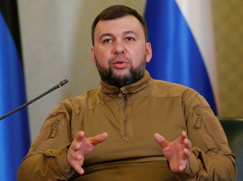 ウクライナ東部の親ロシア派「ドネツク人民共和国」の指導者を名乗るデニス・プシリン氏は23日、ウクライナとの境界を巡り平和的な解決を望んでいるが、「偉大なるロシア」に支援を求める権利を留保していると述べた。（2022年　ロイター/Alexander Ermochenko）