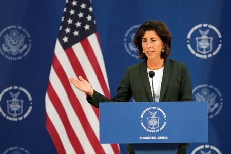 　９月３日、レモンド米商務長官は同日に放送されたインタビューで、中国に対し、米企業の忍耐が「薄れつつある」と警告し、予測可能な環境と公平な競争条件が必要と訴えた。上海で８月３０日撮影（２０２３年　ロイター/Aly Song）